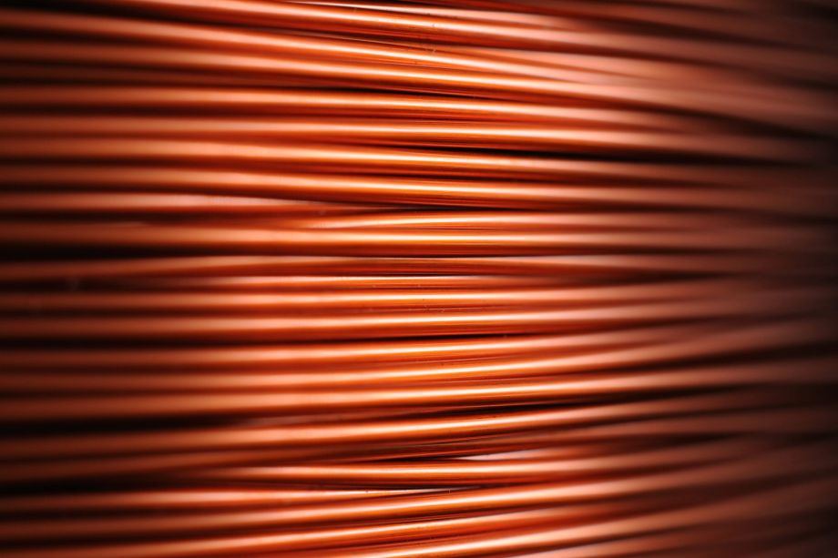 width="920"